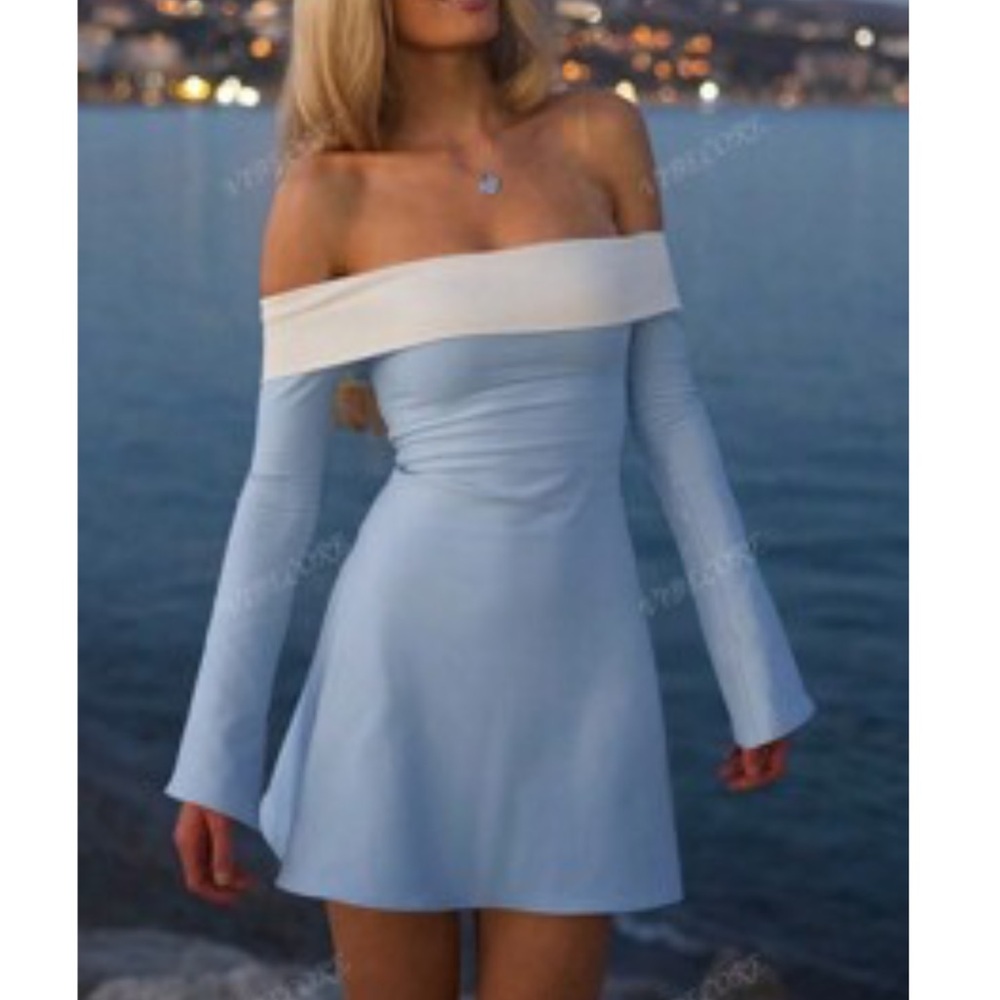 Elegant Off-Shoulder Blue and White Sabrina Carpenter Dress